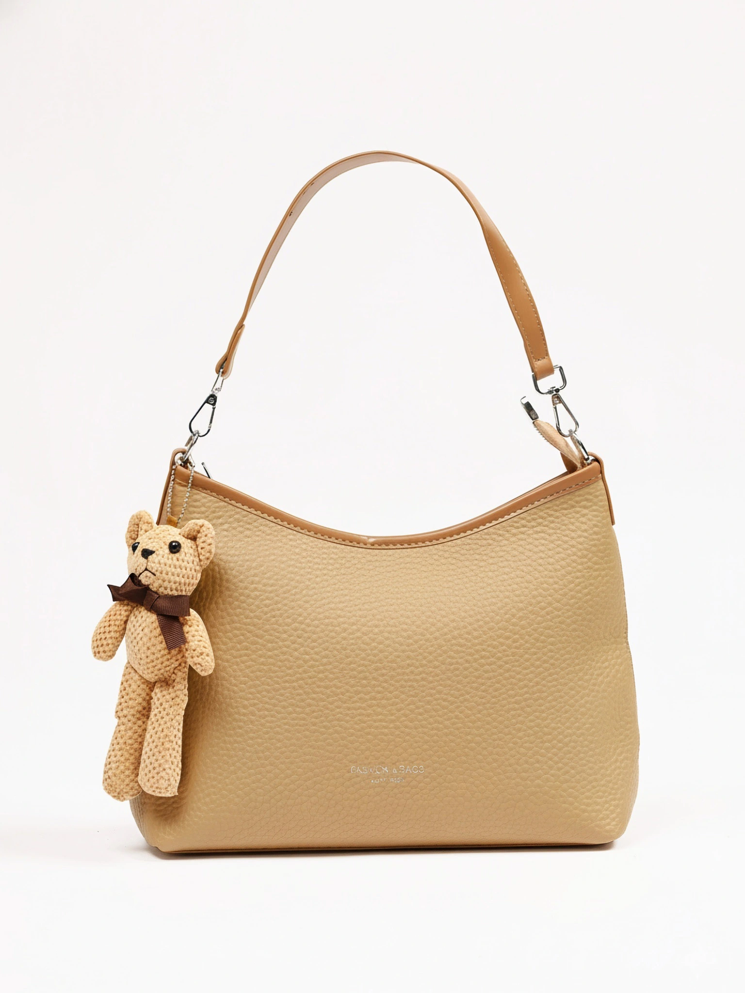 Сумка-кроссбоди  с декоративным брелком в ассортименте